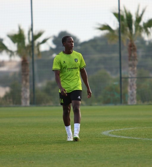 How To Be A Good Defender In Football: Soccer Positioning, Pro Skills, And Winning Habits