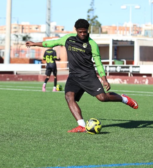 Football technical training passing drill at Alicante Football Academy