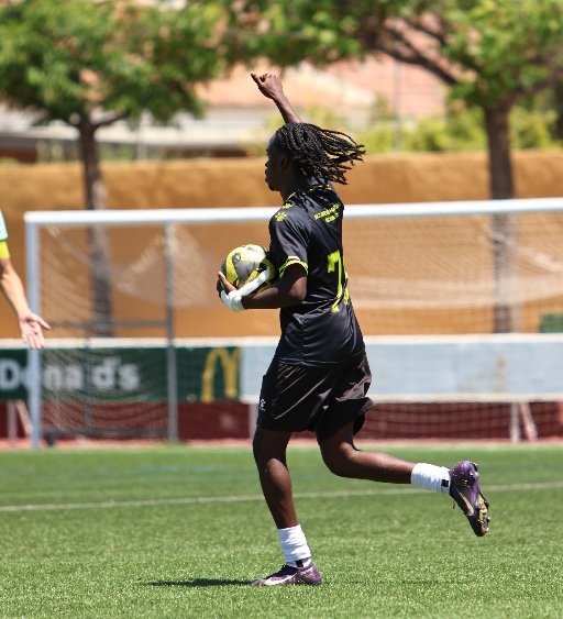 Academy Vs Club Soccer: Which Football Path Is Right For Young Players?
