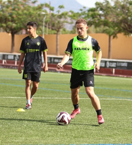 4-3-3 Soccer Formation: Tactics, Roles, And How It Works In Football