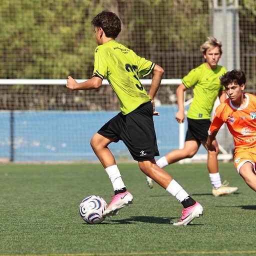 football player pass and move match alicante football academy