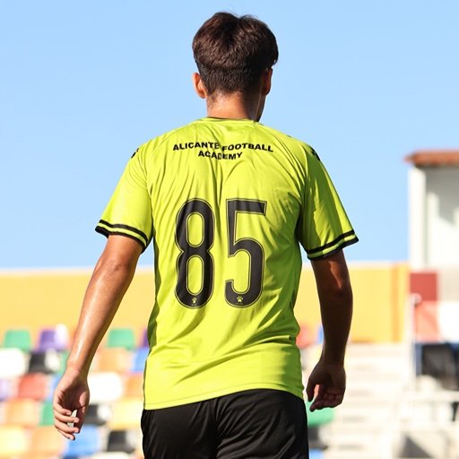 alicante football academy player during match for what do scouts look for in a striker